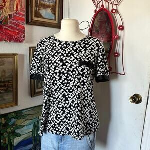 bcx heart print black and white blouse